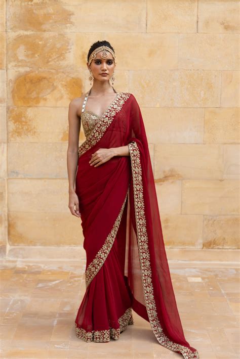 Sari.